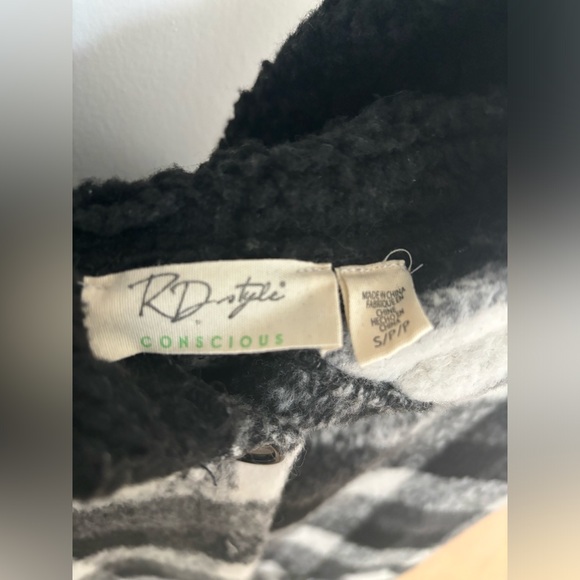 RD Style Shacket - Picture 3 of 3